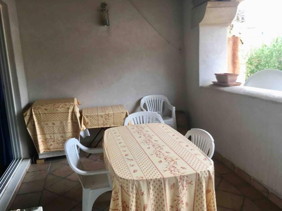 Historic French Townhouse Villa Saint-Thibéry Kültér fotó